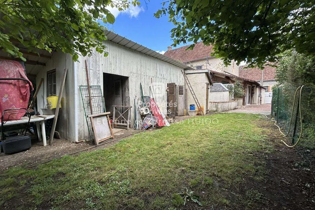 Jardin - Maison de Ville avec Jardin et Rivière à Vatan