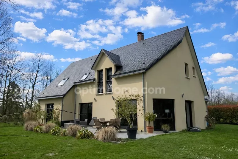 Exterior - Contemporary House with Garden in Honfleur Heights