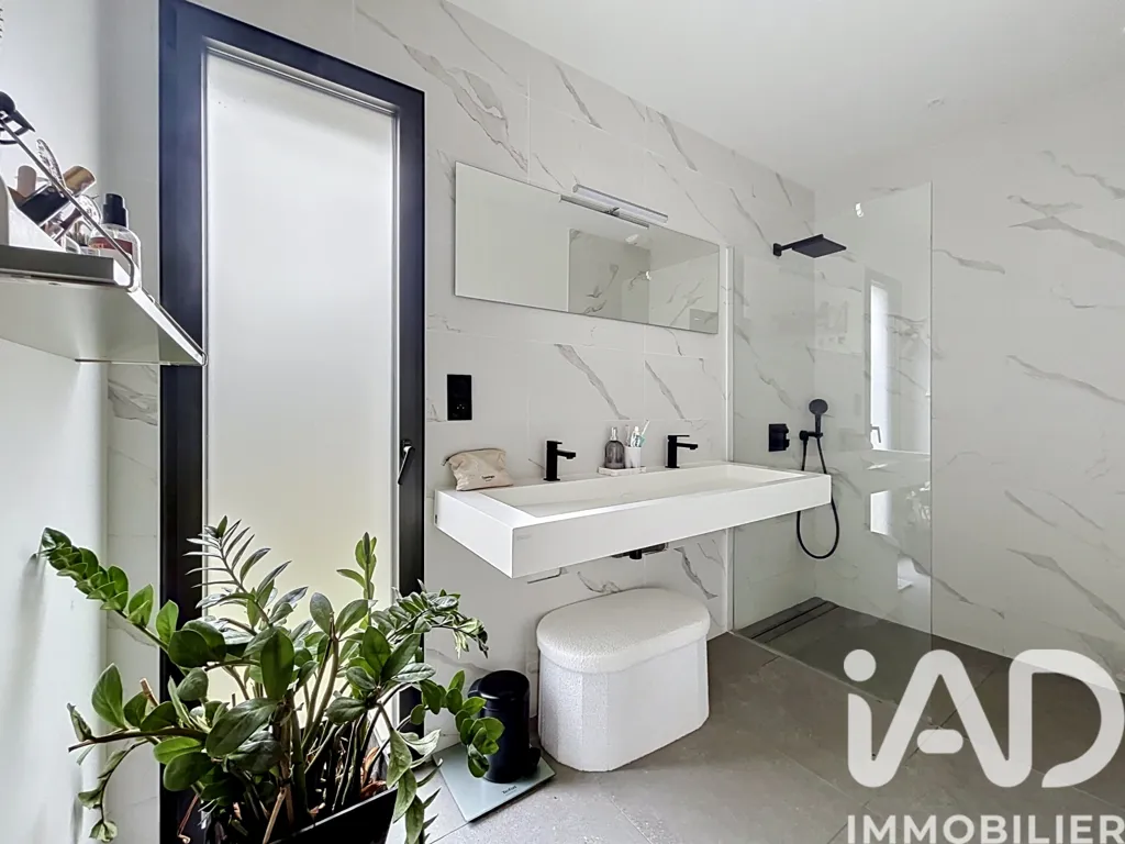 Vannitoad - Contemporary House with Pool near Rennes