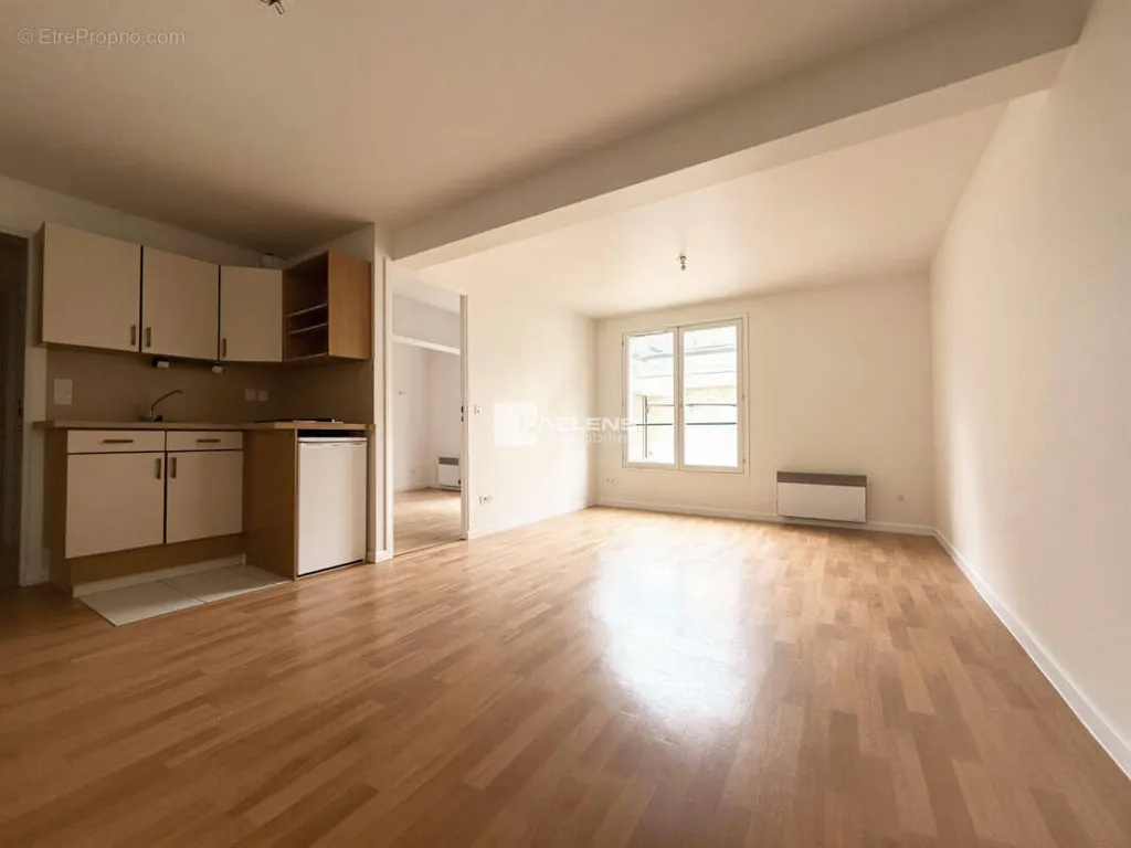 Kitchen - 2-Bedroom Apartment in Lille Centre