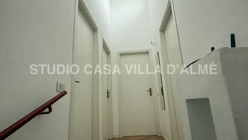 hallway_entrance