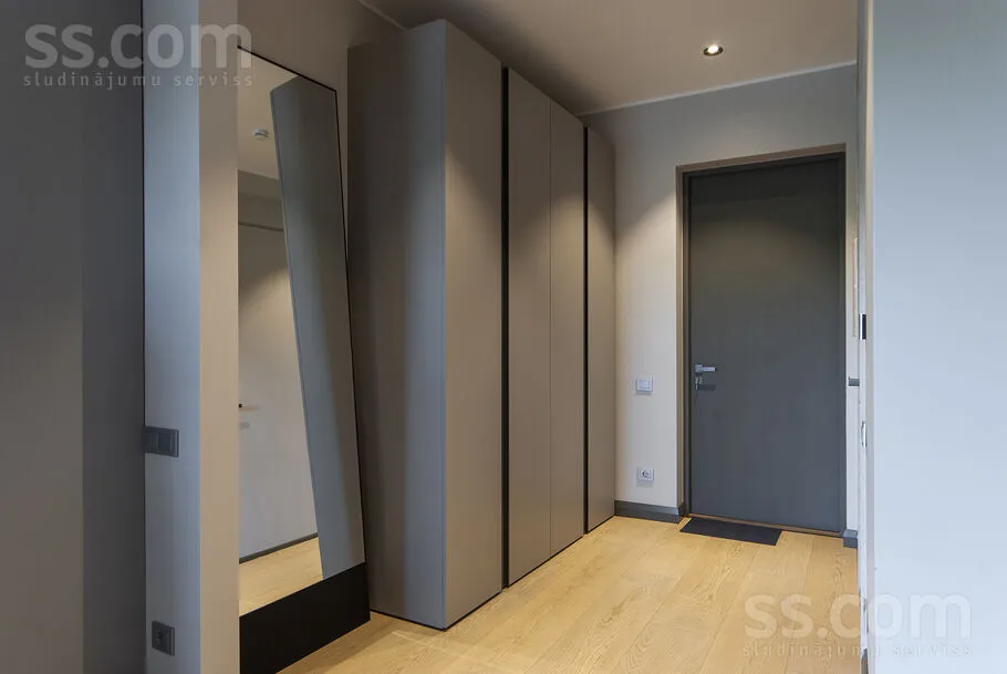 Esik - 3-Bedroom Apartment with Terrace in Riga Centre
