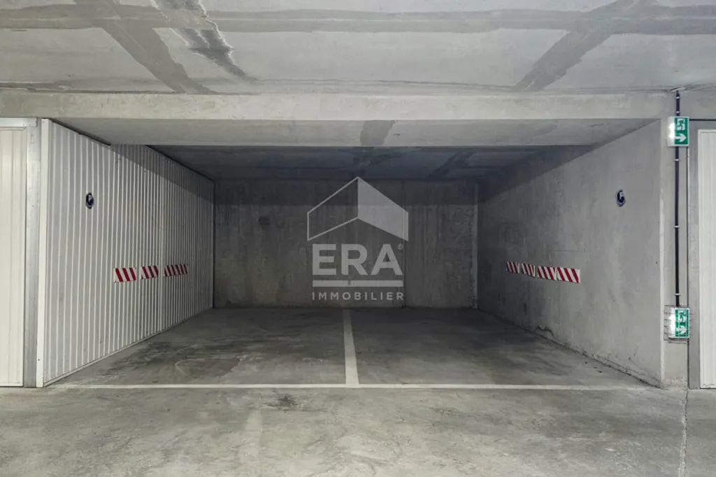 Garage - Deux Places de Parking en Sous-Sol à Saint-Laurent-du-Var