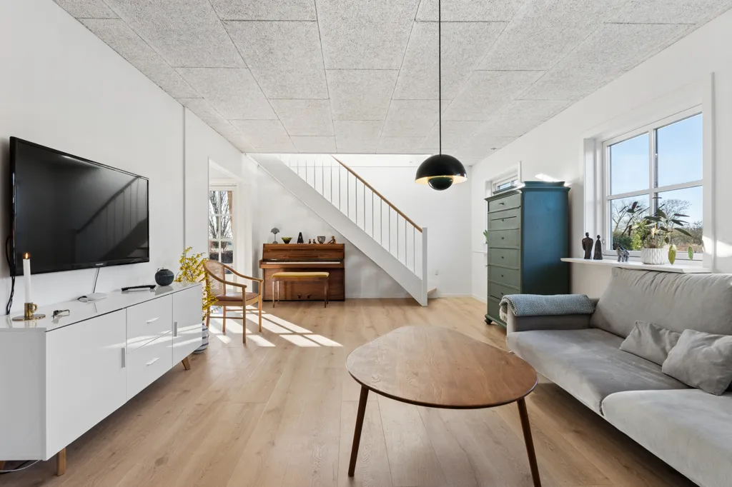 Séjour - Modernised Villa with Open View in Højby