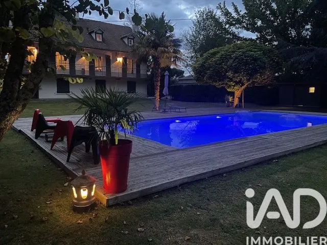 Piscine - Villa Rénovée avec Piscine et Jardin à Toulouse