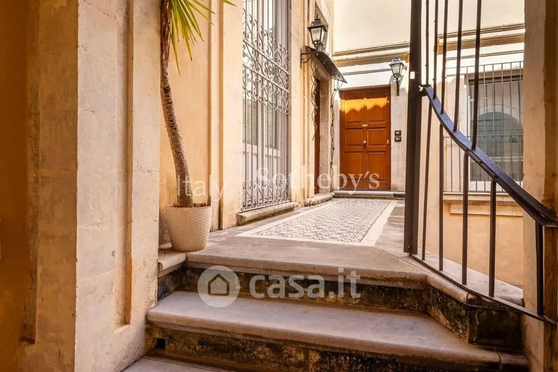 Stanze - Historic Triplex with Terraces in Modica