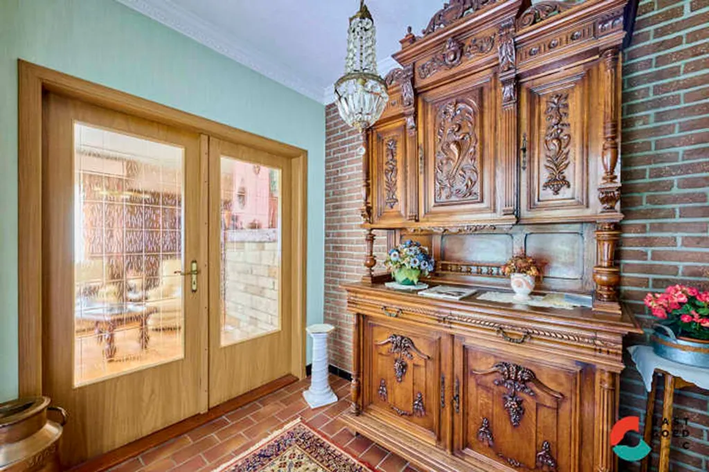 Esik - House with Potential in Hechtel