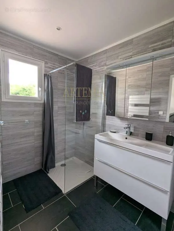 Bagni - Spacious House with Pool in Private Setting