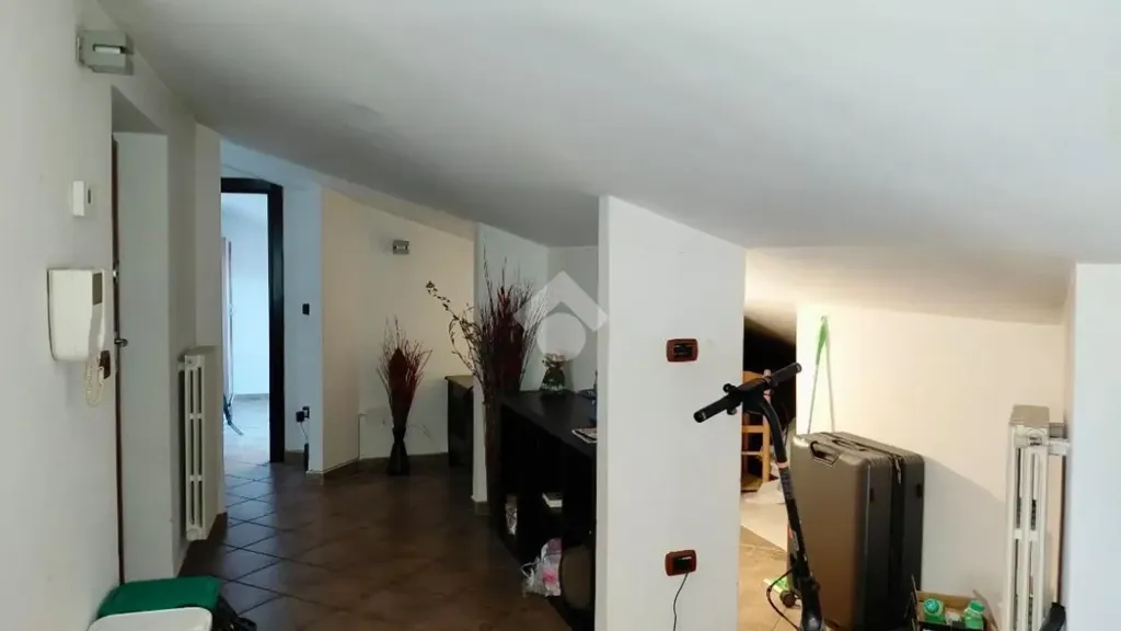 Esik - Mansard Apartment with Central Location in Avellino