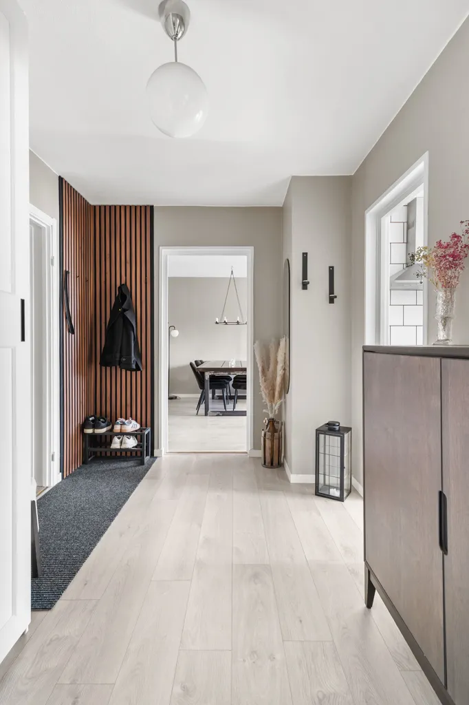 Entrée - Spacious Two-Bedroom Flat with Balcony in Central Timrå