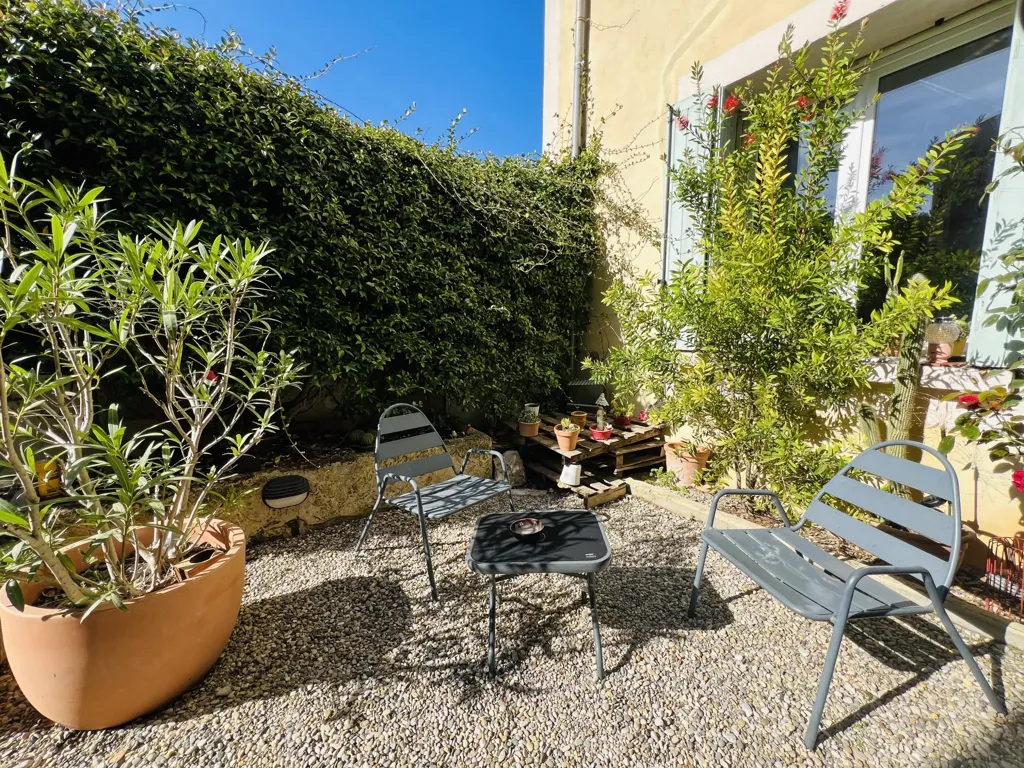 Terrasse - Maison Bourgeoise avec Jardin à Sablet
