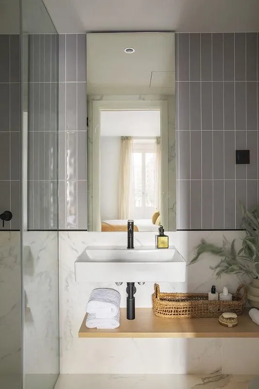 Bathrooms - Apartment with Pool in Chamberí, Madrid
