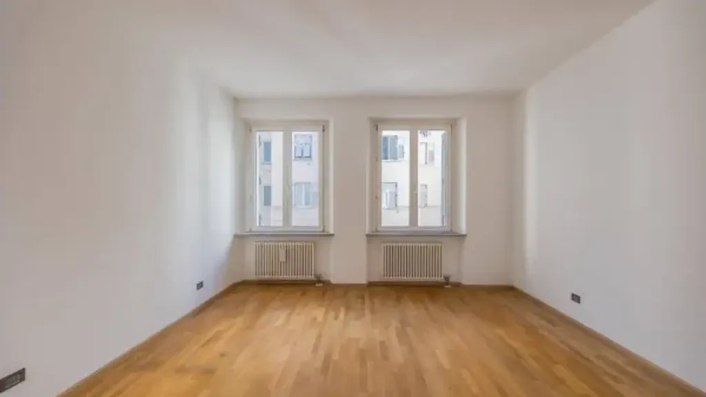 Pièces - Spacious Apartment with High Ceilings in Bolzano