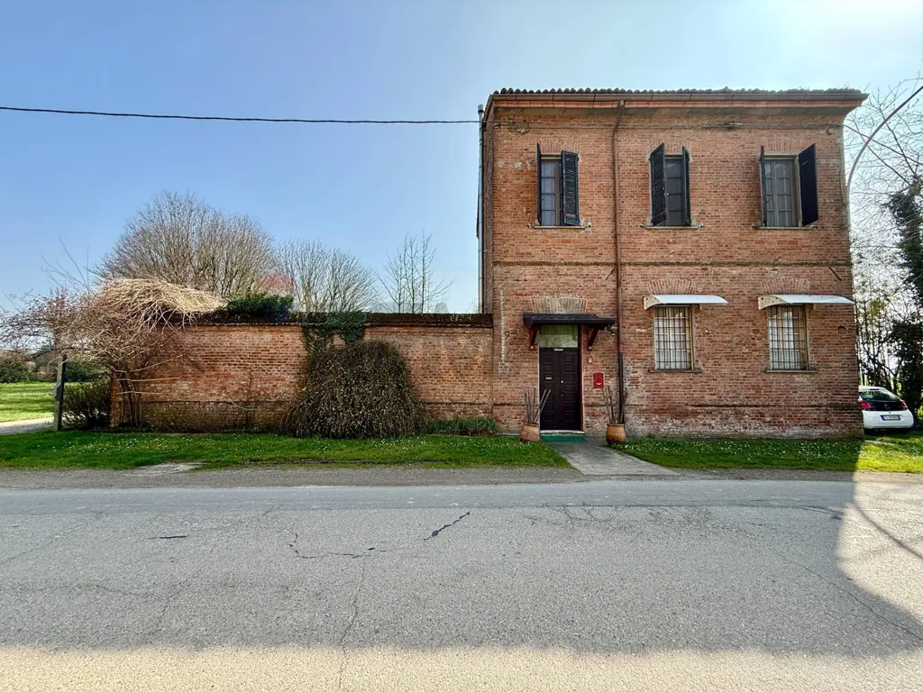 Esterno - Rustico storico con piscina a Cappella De' Picenardi