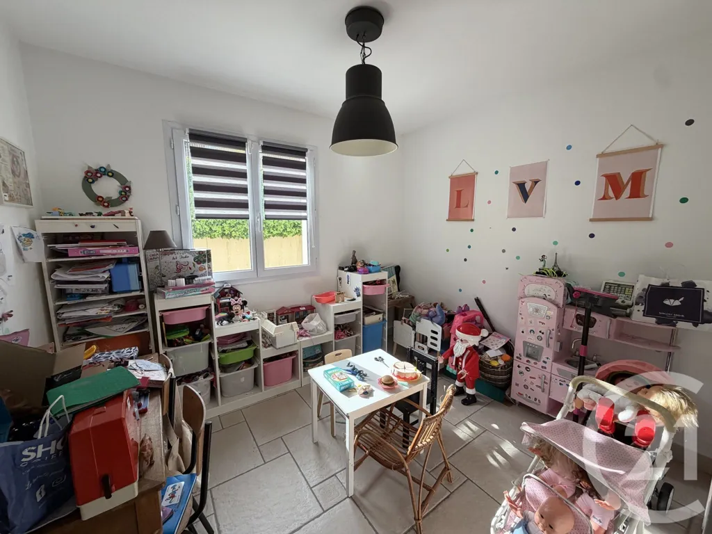 Pièces - Maison avec Piscine et Vue Imprenable à Pommiers
