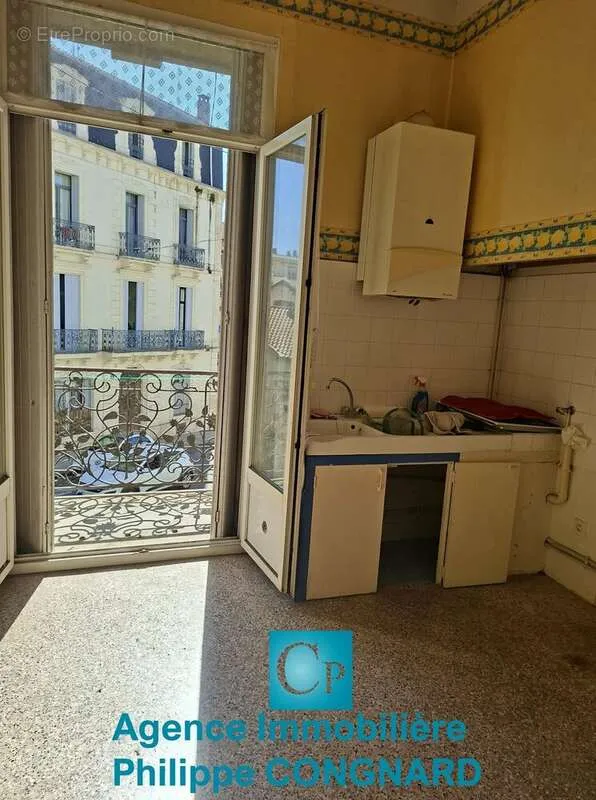 Kitchen - Apartment with Terrace in Béziers Centre