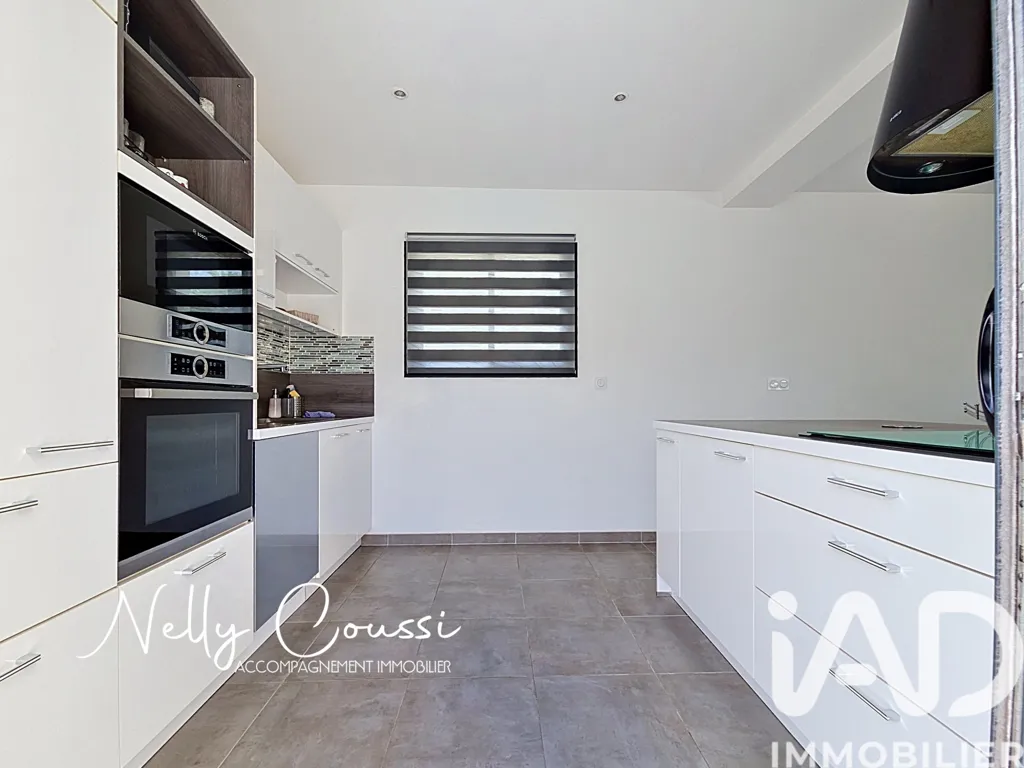 Cuisine - Villa Moderne avec Piscine à Boisseron
