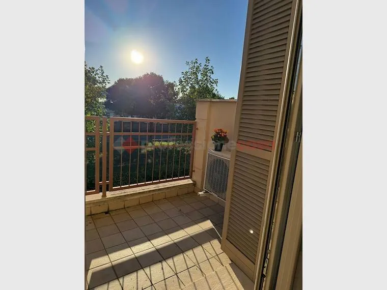 Balcone - Bright Studio Apartment with Balcony in Parabiago
