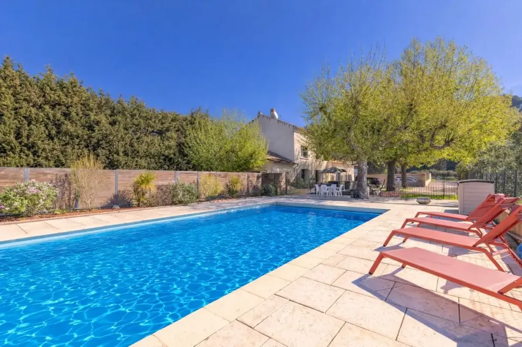 Bassein - Provençal Mas with Pool in Sarrians