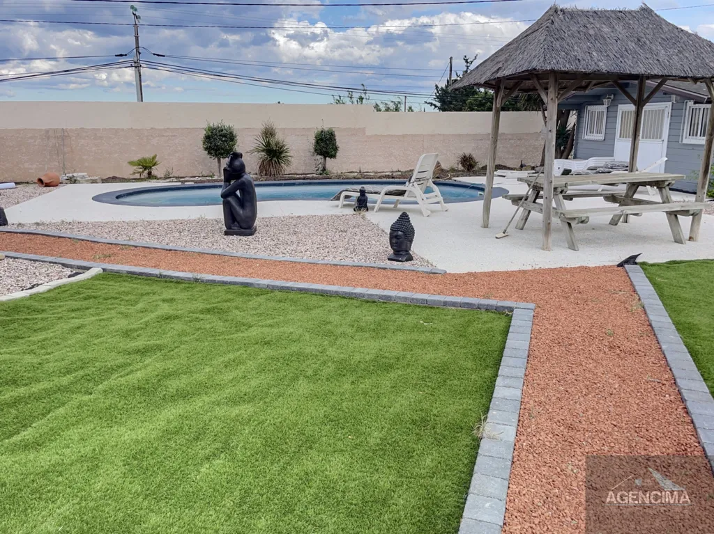 Jardin - Villa 4 Faces avec Piscine et Jardin à Proximité