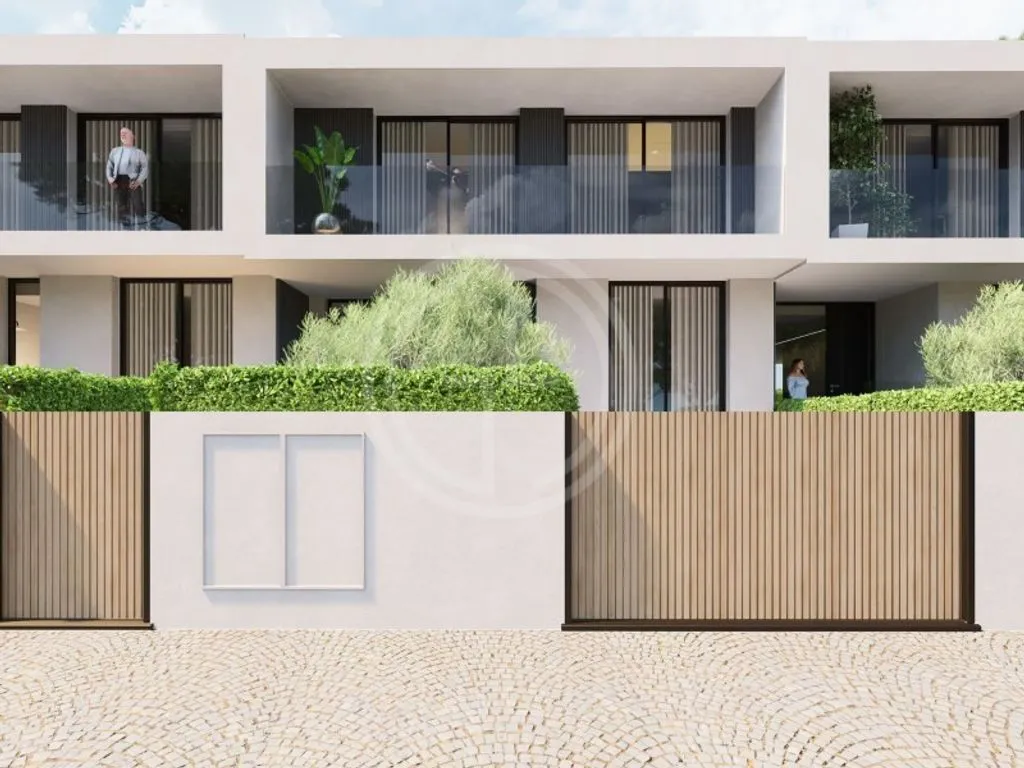 Semi-detached Villa with Pool in Faro