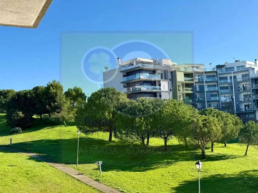 Jardin - Luxury Apartment with Beach Access in Charneca de Caparica