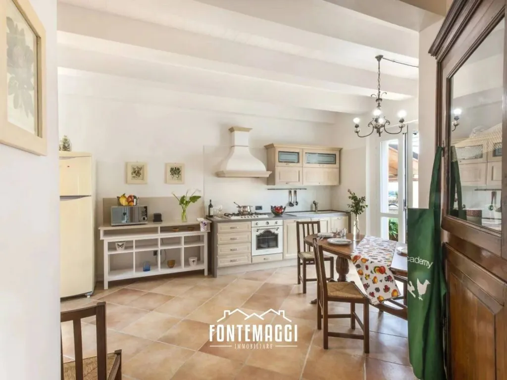 Cuisine - Villa with Sea View in San Costanzo
