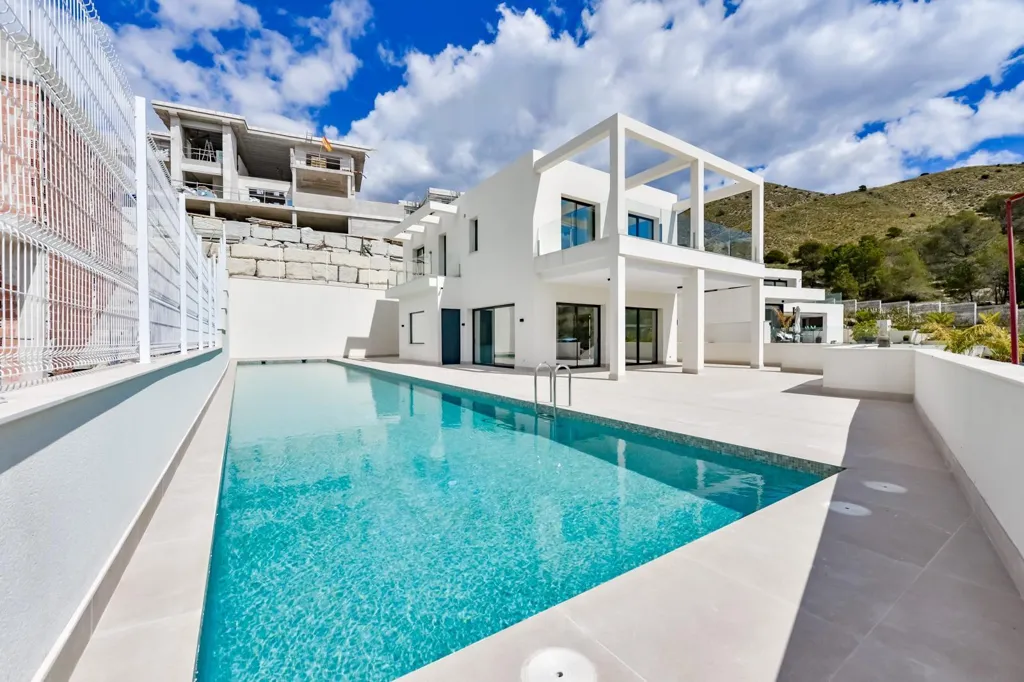 Piscine - Contemporary Villa with Pool in Finestrat