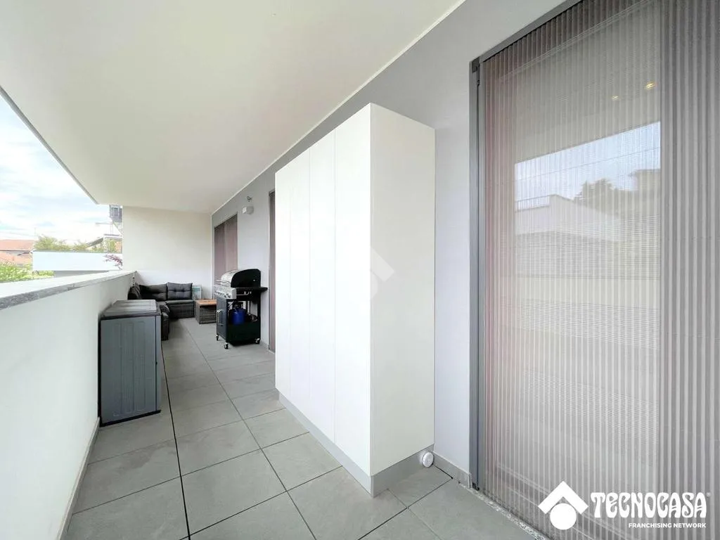 Rõdu - Modern Triplex with Terrace in Cornaredo