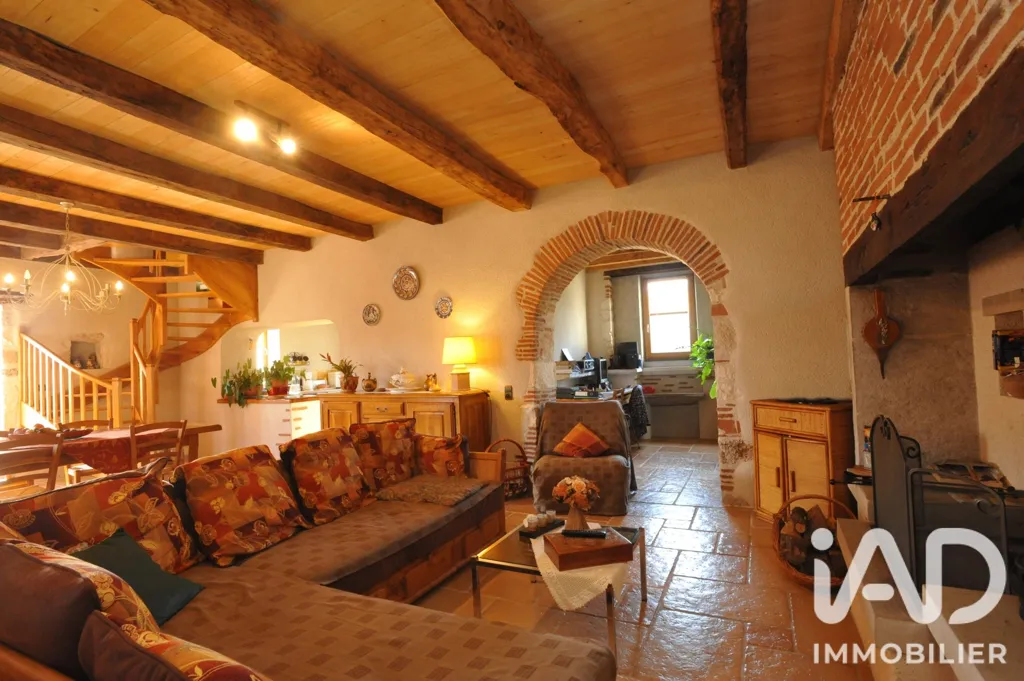 Living Room - Renovated Mas with Pool in Lot Valley