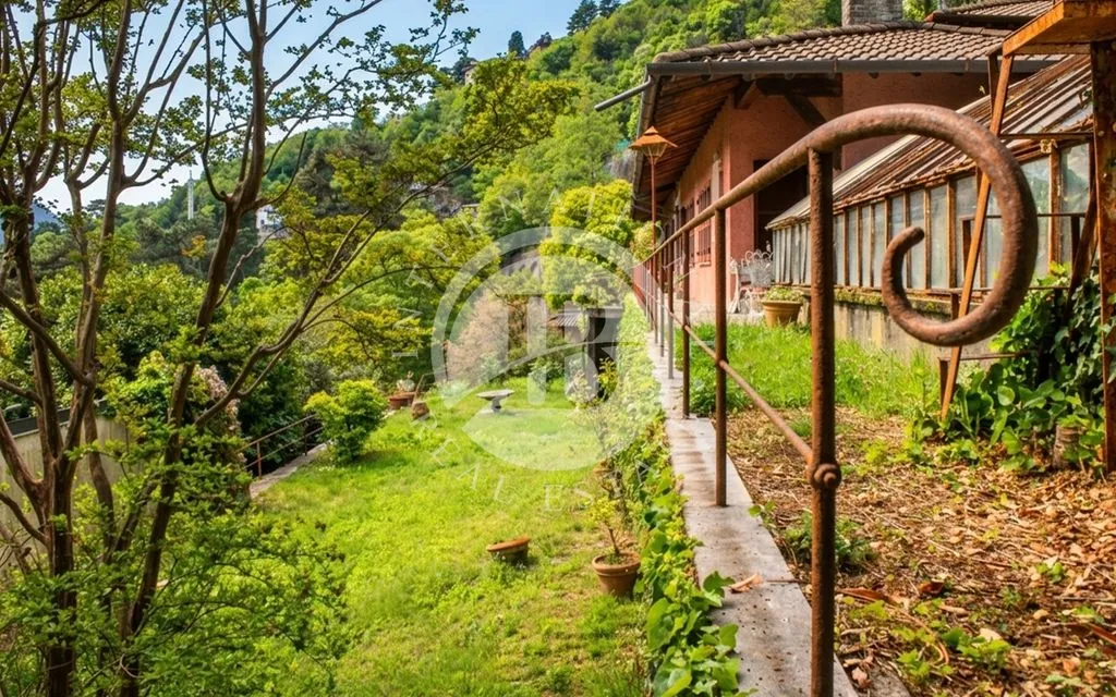 Giardino - Luxury Villa with Lake Views in Moltrasio
