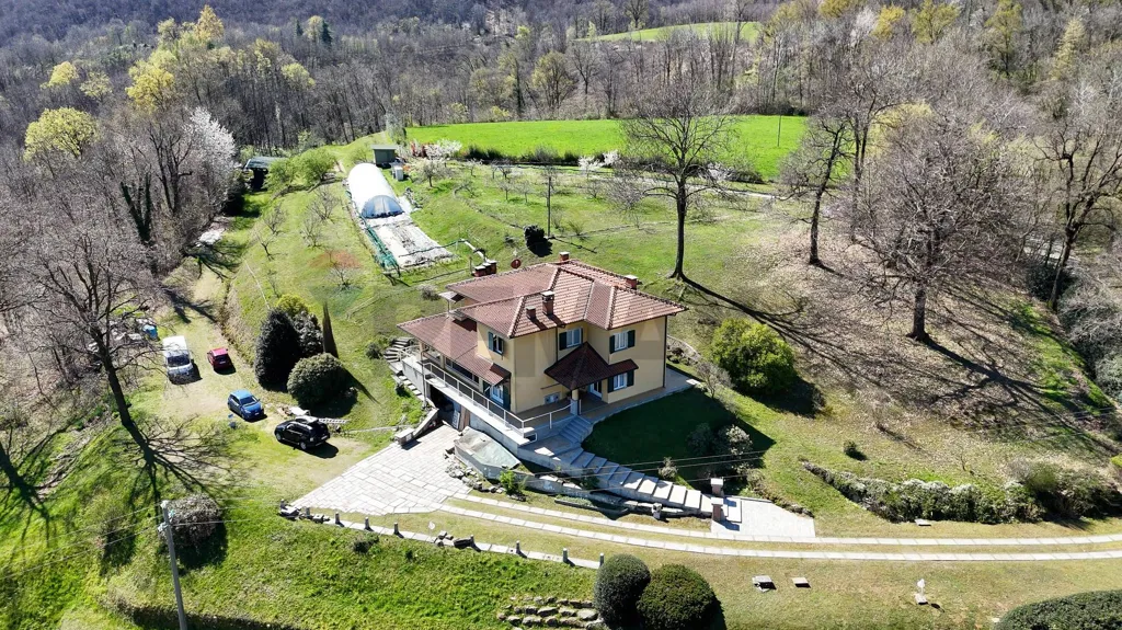 Vista aerea - Villa indipendente con parco privato a Magnano