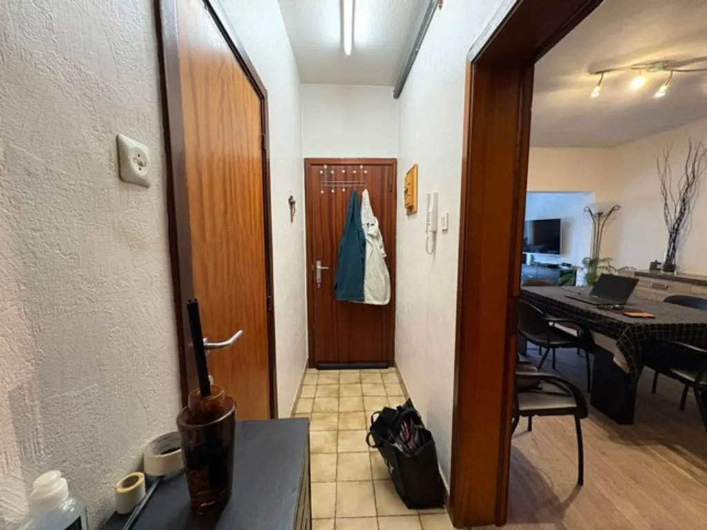 Hallway - 1-Bed Flat with Garden in Terraced Building