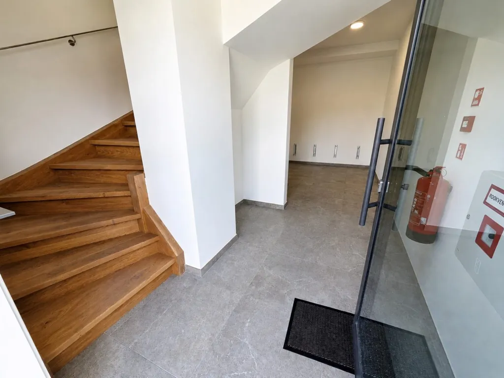 Toad - Loft-Style Apartment with Terrace in De Samenkomst