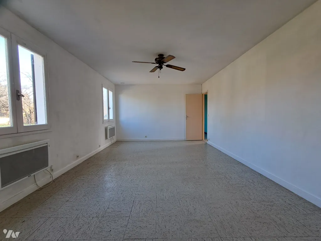 Pièces - Maison de Plain-Pied avec 2 Garages à Néré