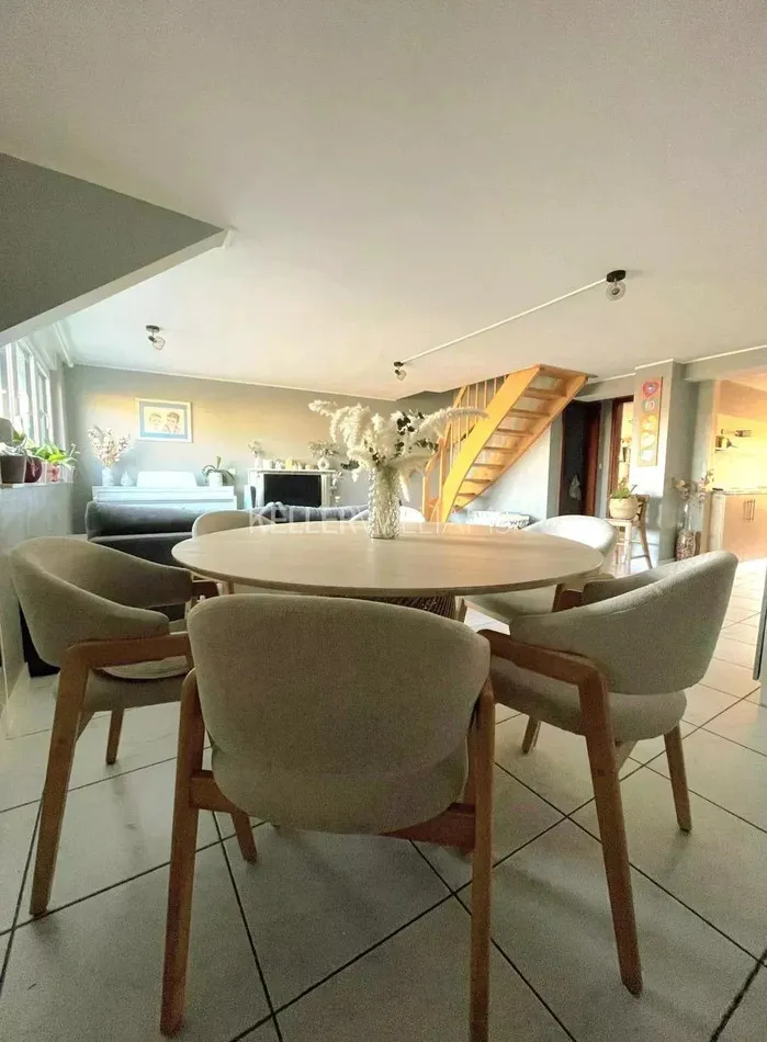 Söögituba - Charming House with Office in Clemency