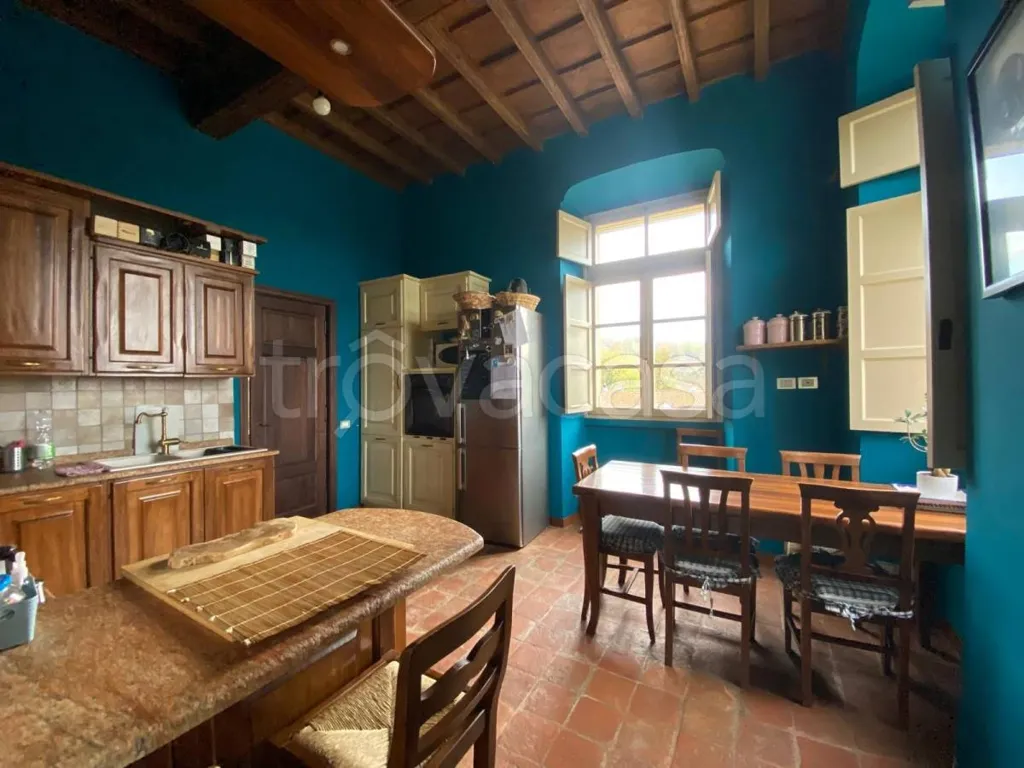 Dining Room - Rustic Villa-Style Apartment with Garden in Moncalieri