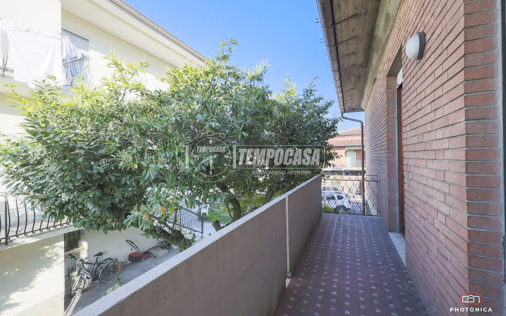 Balcon - Luxury Villa with Private Garden in Forlì