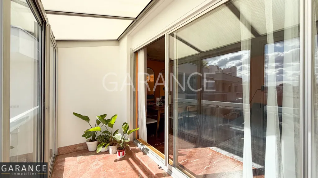 Terrass - Top-Floor Apartment with Balcony in Paris