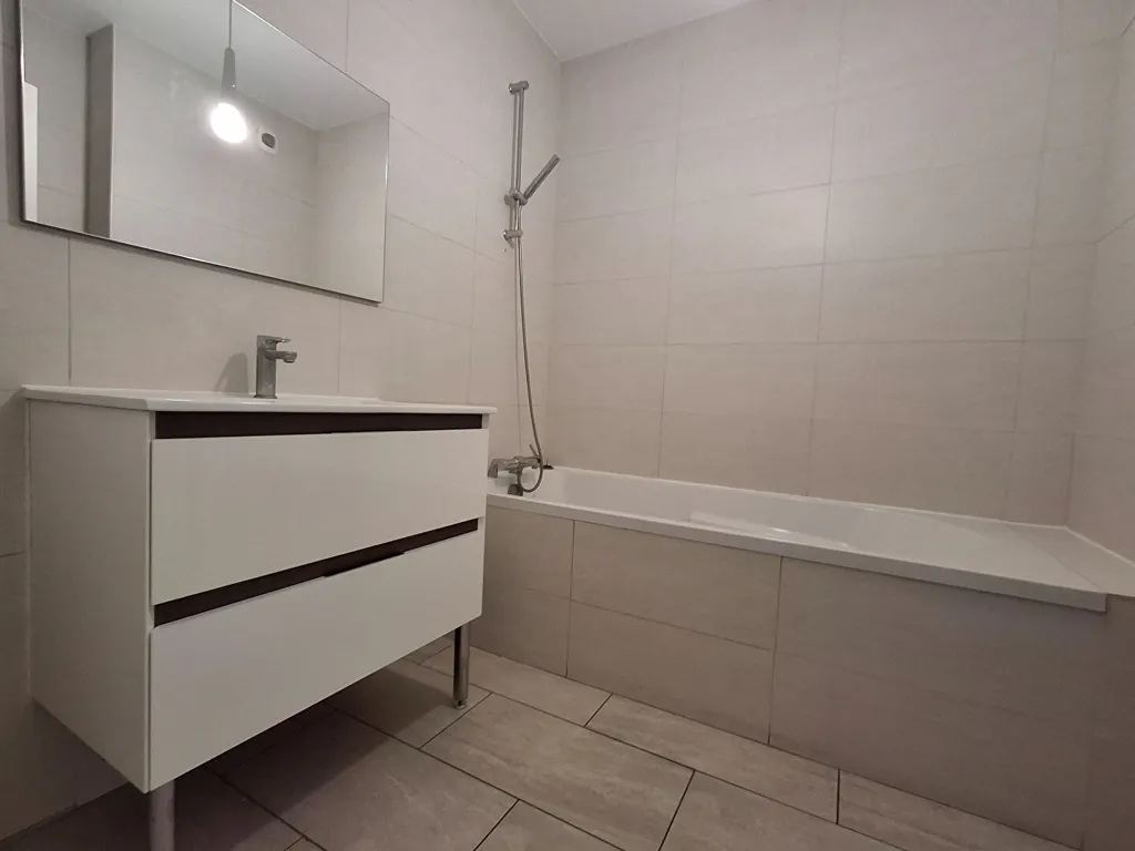 Salles de bain - Appartement 4 Pièces avec Balcon à Rennes