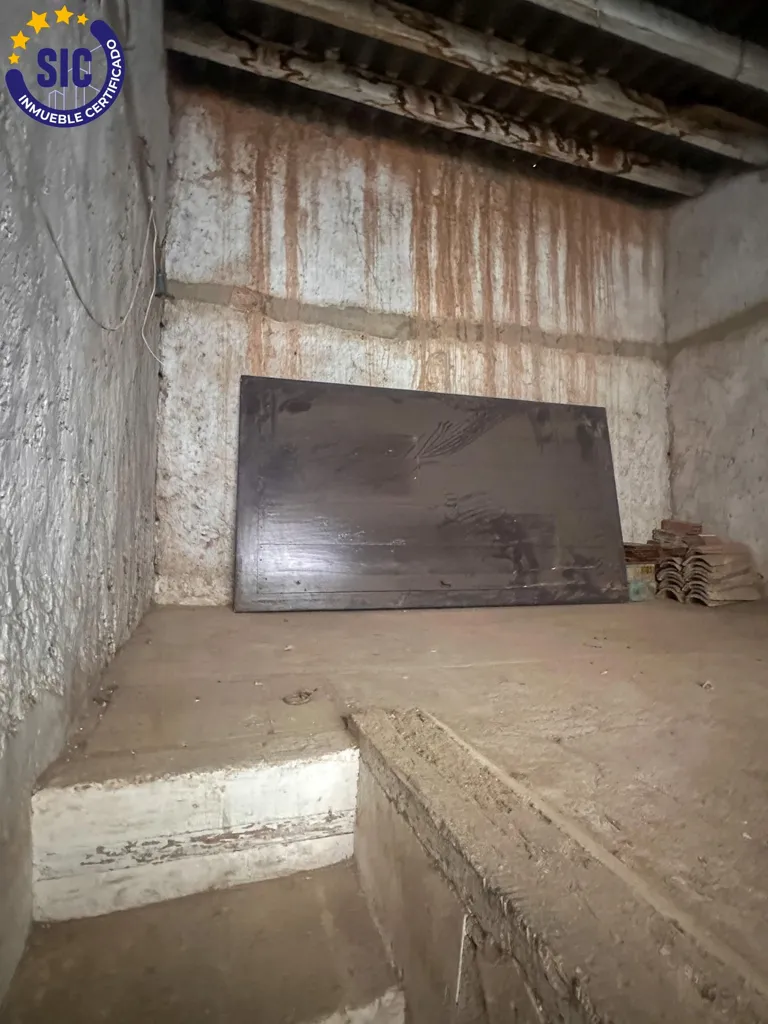 Pièces - Three-Storey House for Restoration in Castellón Centre