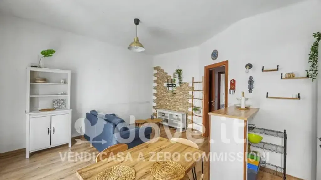 Séjour - Rearranged Flat with Terrace in Varese
