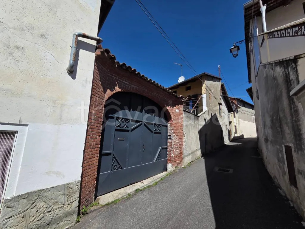 Välivaade - Fully Rented House with Solar Panels in Barone Canavese
