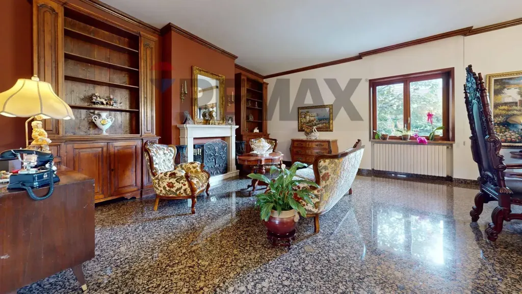 Bureau - Prestigious Villa with Terrace in Caldogno