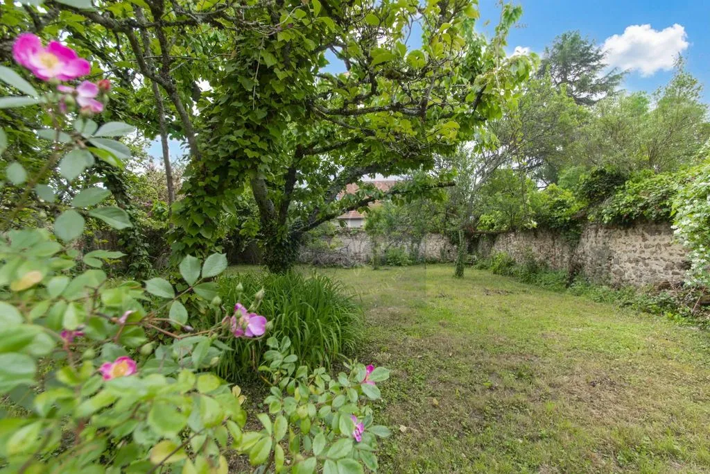 Aed - Farmhouse to Restore with Barns in Fontainebleau