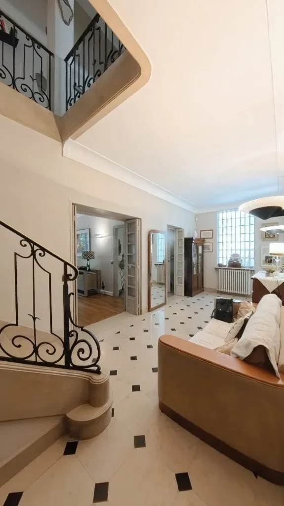 8-toaline maja asukohas Maisons-Alfort