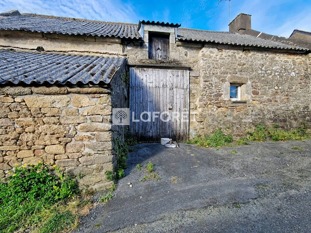 Välivaade - Rustic Stone Cottage with Garden in Péaule