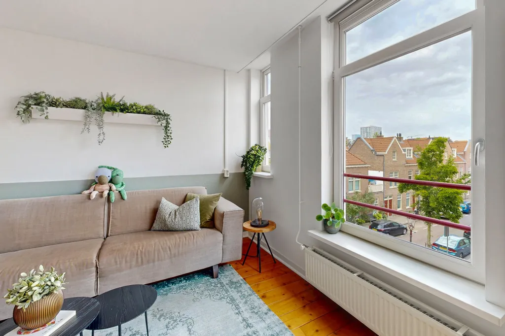 Elutuba - Light-Filled Apartment with South Balcony in Amsterdam