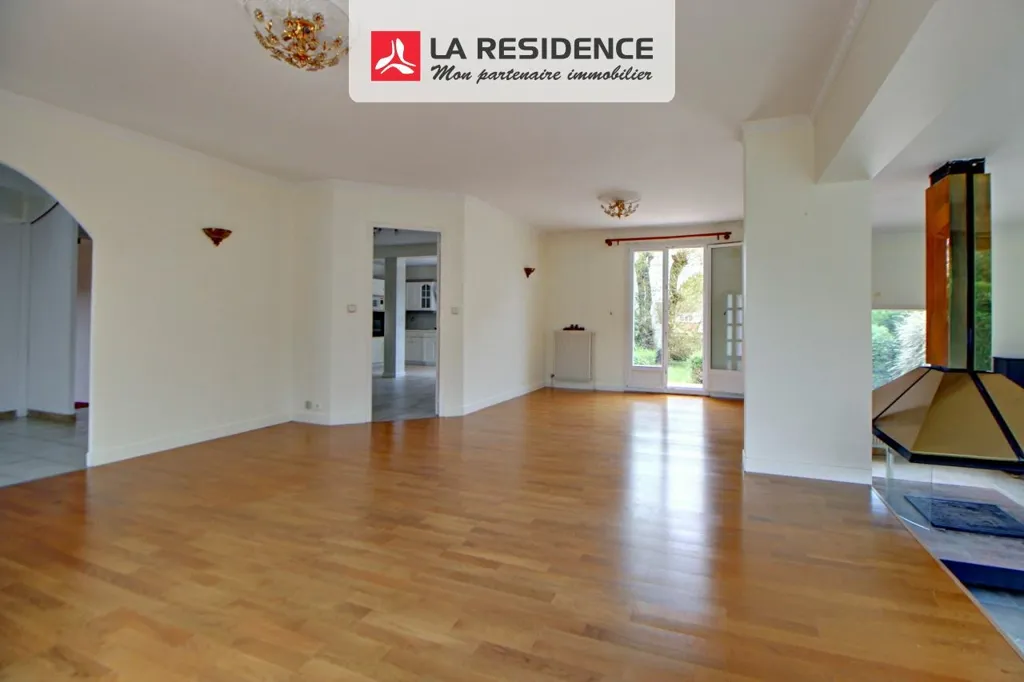 Elutuba - Spacious House with Garden in Médan