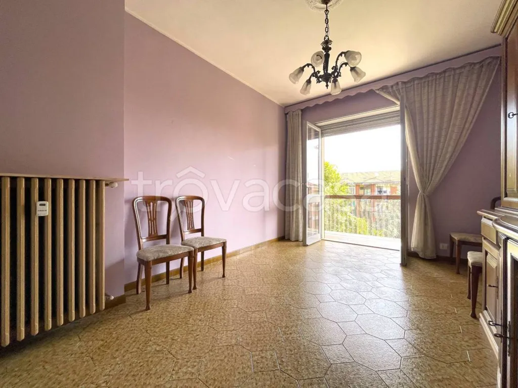 Salle à manger - Spacious 3-Bedroom Apartment in Settimo Torinese